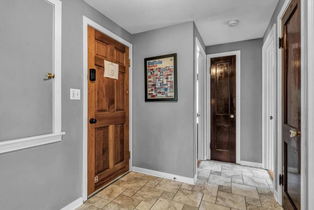 Gorgeous 2 Queen Bedroom Apartment In North Buffalo With 70 Inch Tv Exterior photo